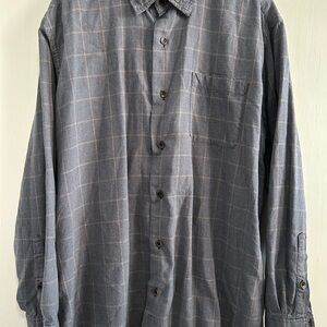 Orvis Gray Casual Button Down Shirt with Subtle Plaid Pattern